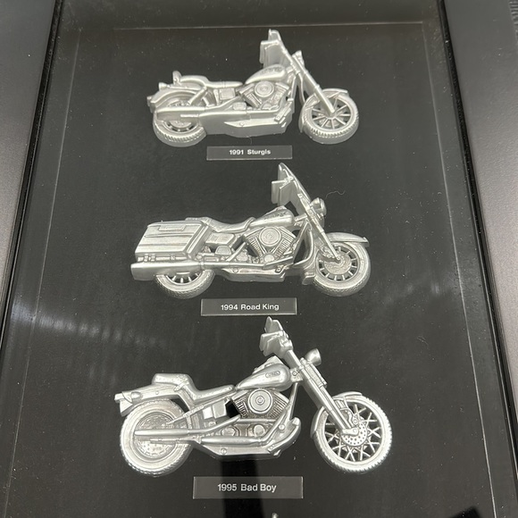 Harley-Davidson Pewter Motorcycle Framed Set - Picture 3 of 11